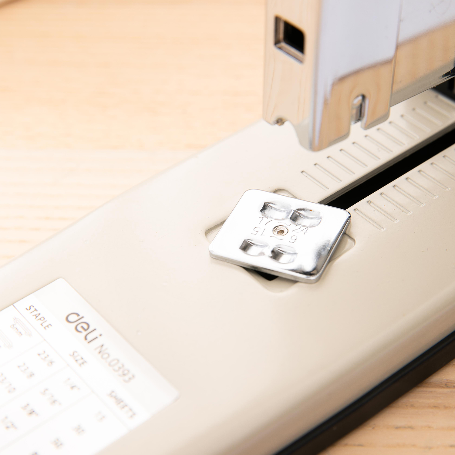 Deli 0393 Heavy Duty Stapler The Ultimate Stapling Solution for Heavy