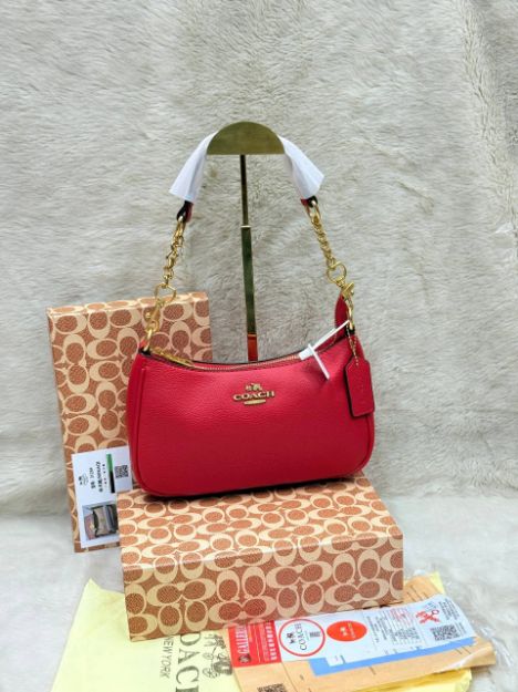 Coach Elegant Women’s Shoulder Bag – Luxury Fashion Handbag